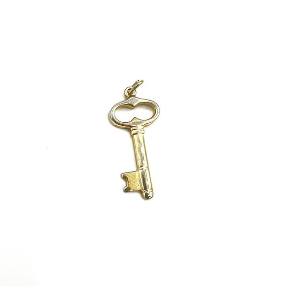 Jewelry - Gold Tone Key Pendant